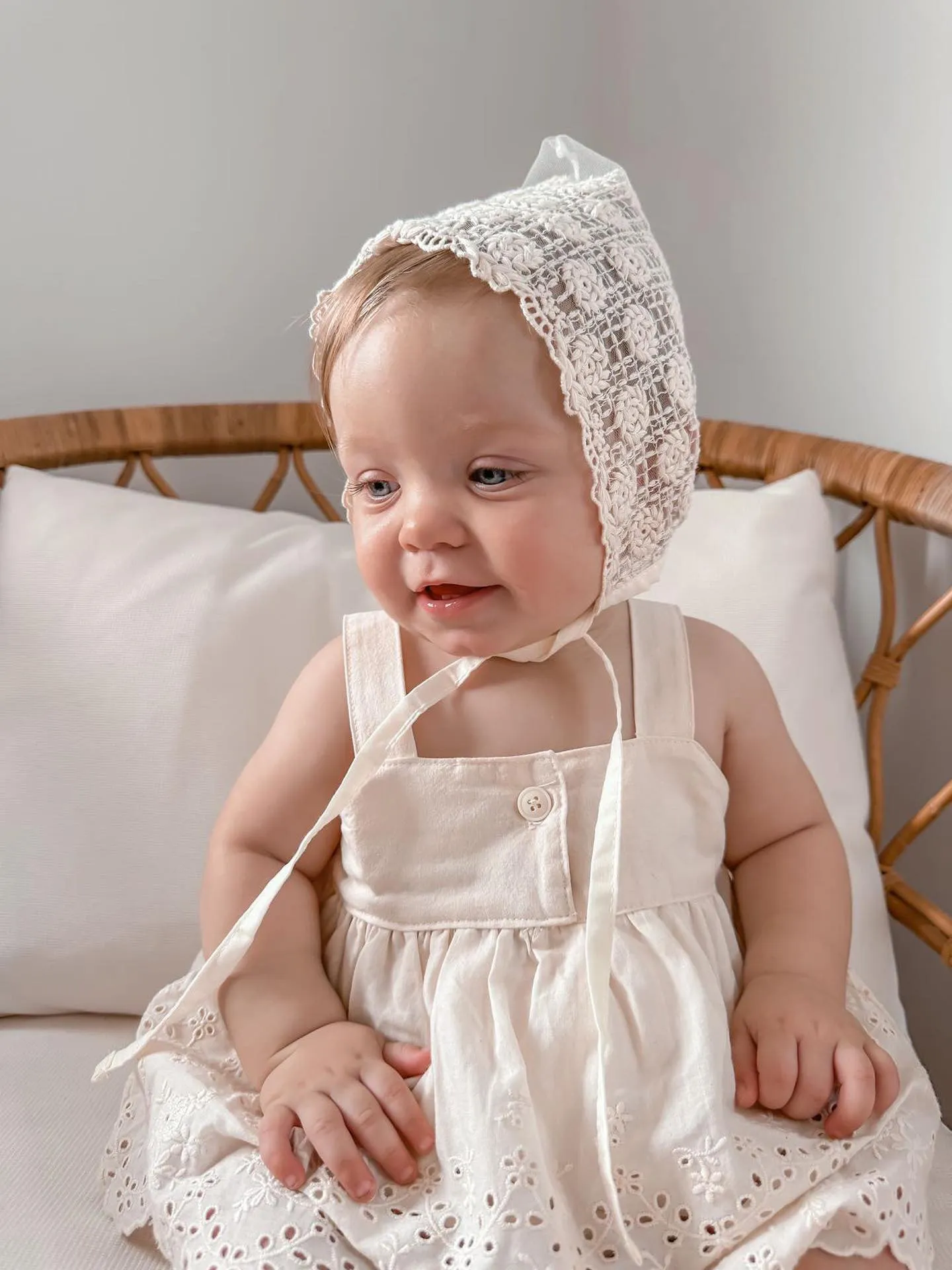 Baby lace romper