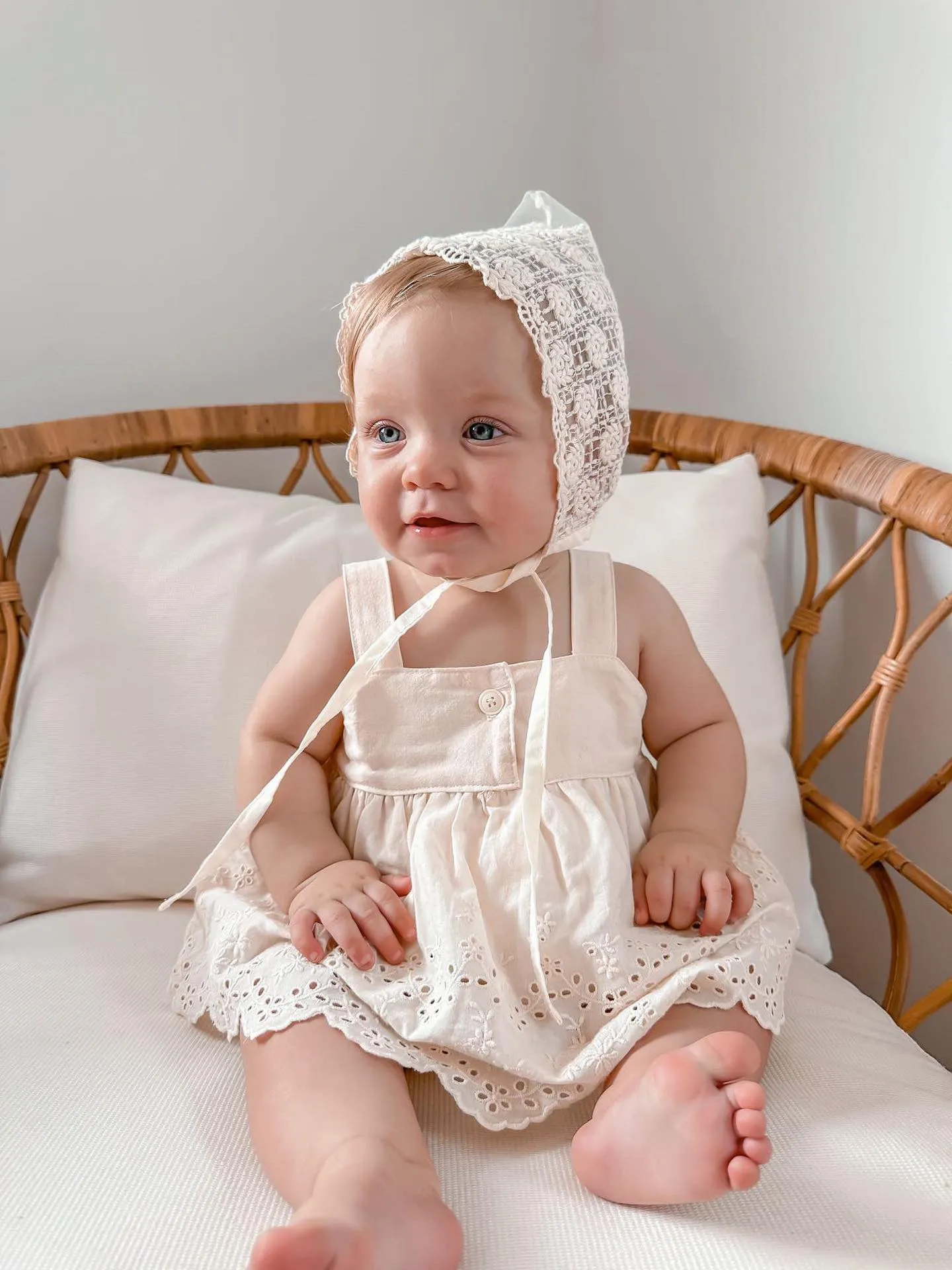 Baby lace romper