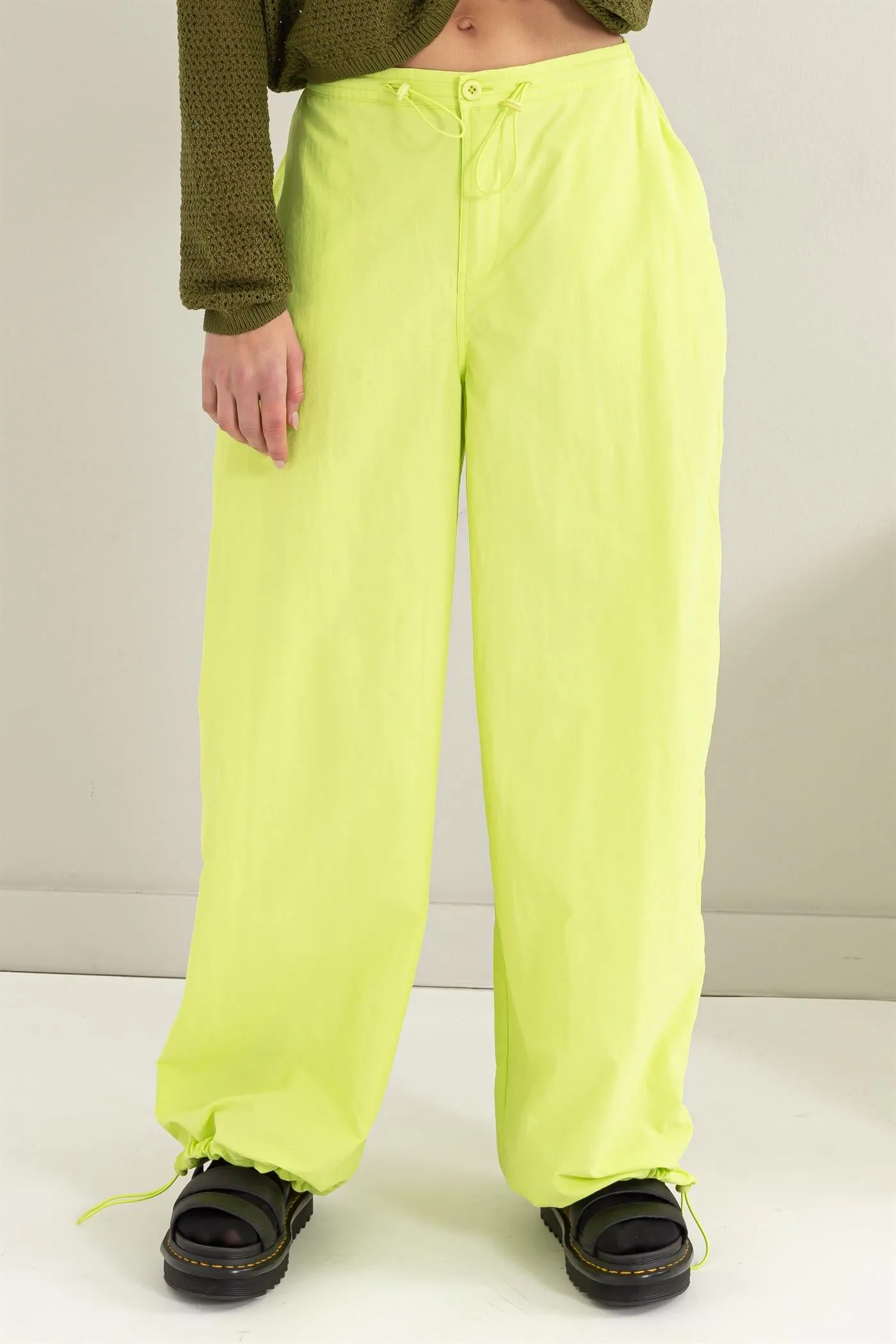 DZ24C114-High-waist Parachute Pants