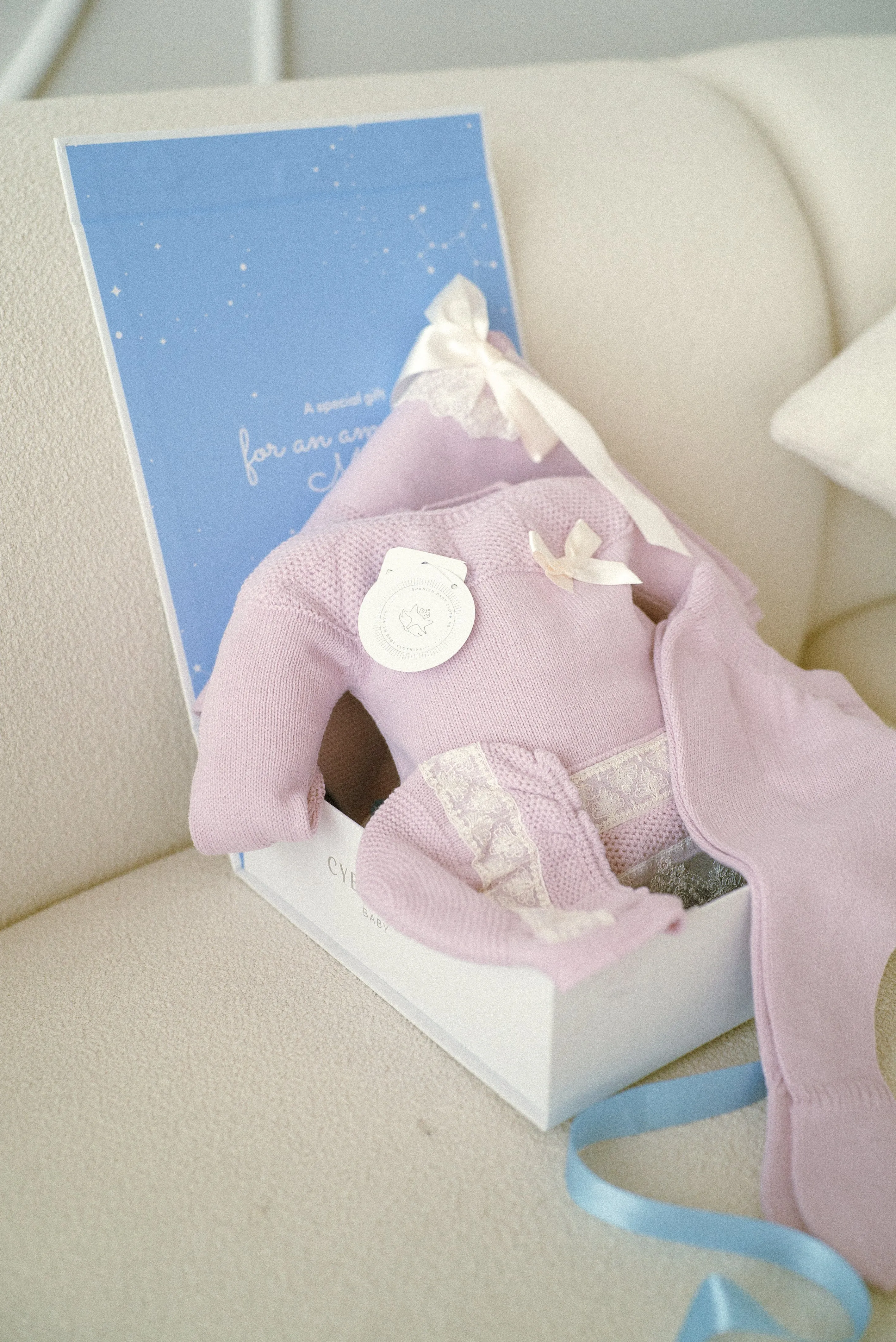 ILUMINAR GIFT BOX - Four Pieces Set for Baby Girls