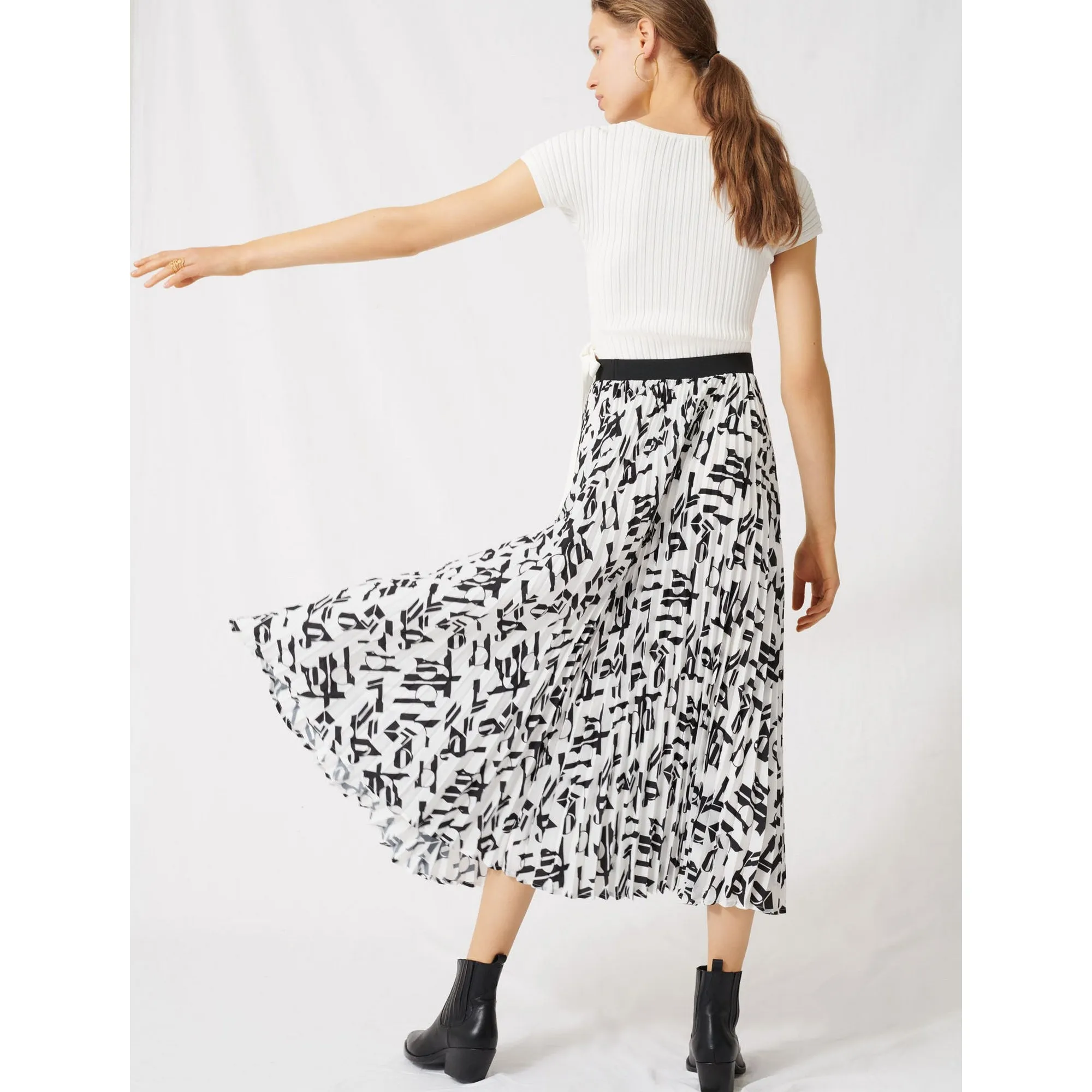 Jemo Skirt - White / Black