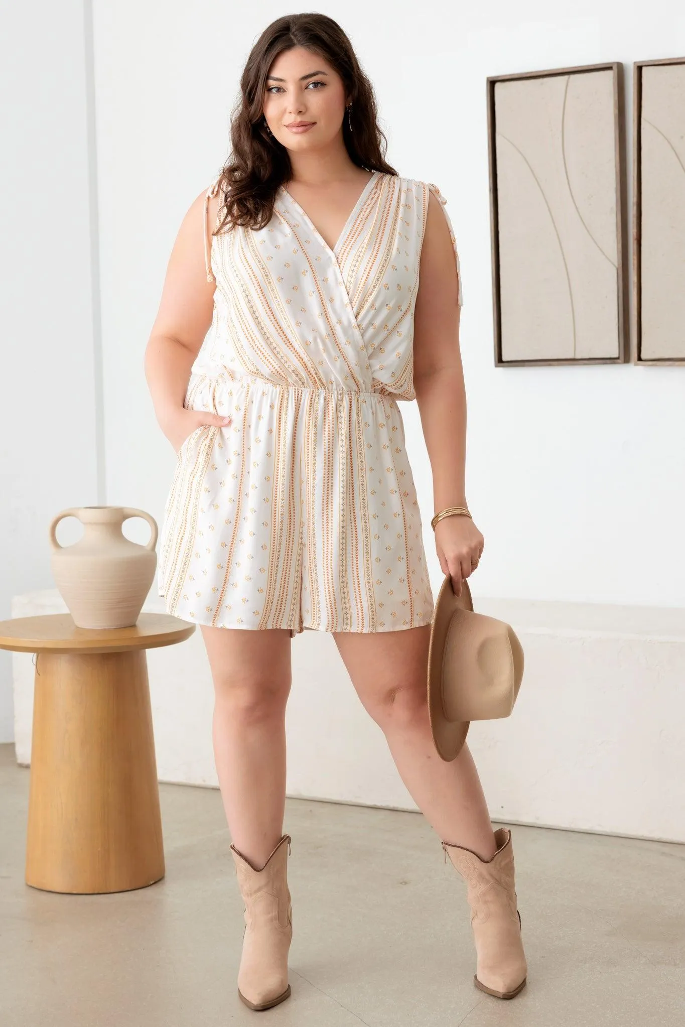 Plus Size Sleeveless Shoulder Ruching Abstract Romper