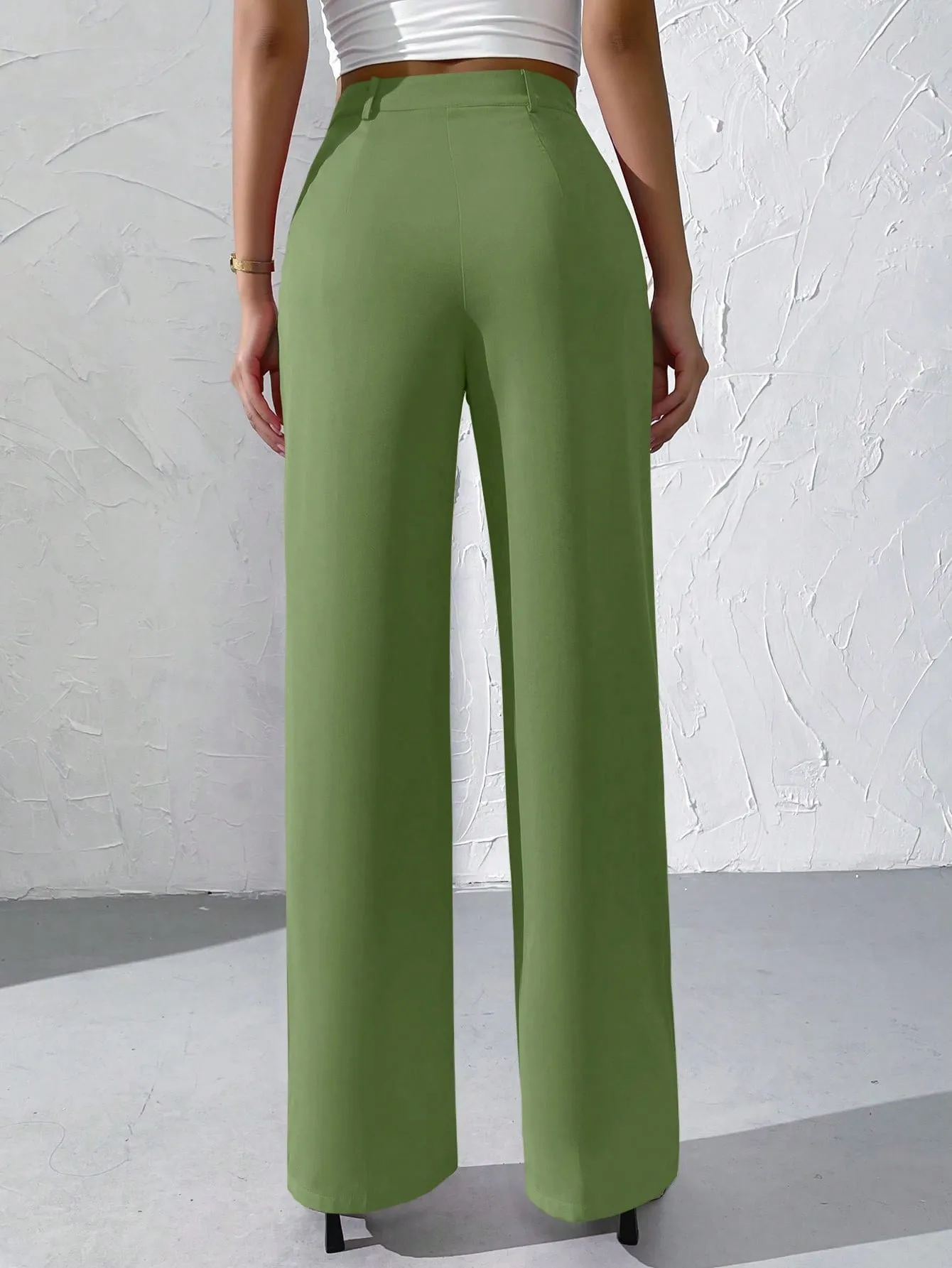 Privé High Waist Plicated Detail Straight Leg Pants