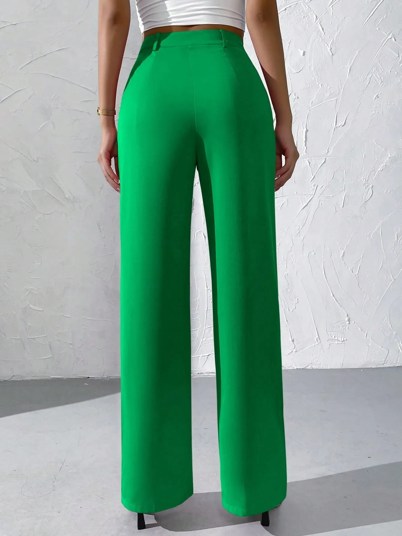 Privé High Waist Plicated Detail Straight Leg Pants