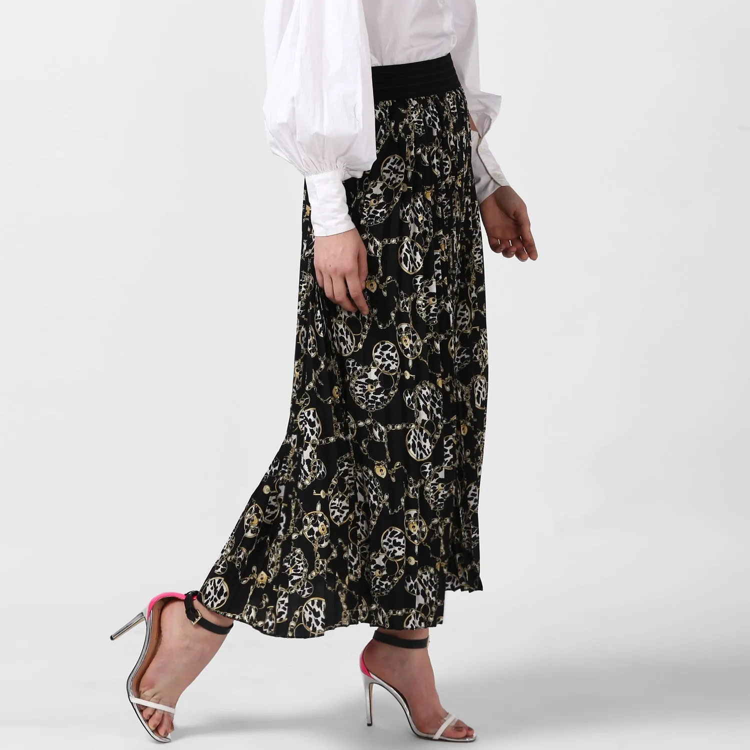 Women's Black Chain Print Pleated Skirt - StyleStone